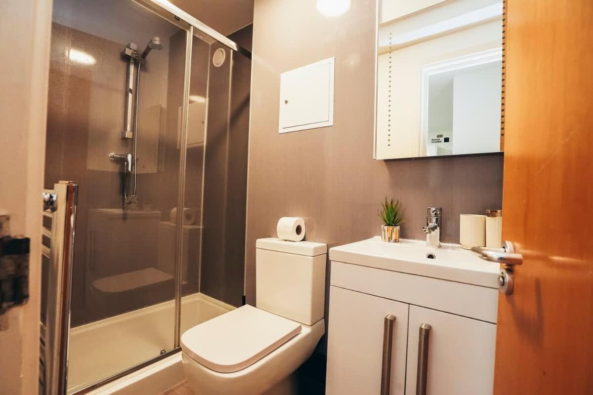 2Br City Centre Apt, Self Check In, Wifi, By Derbnb เชฟฟิลด์ ภายนอก รูปภาพ