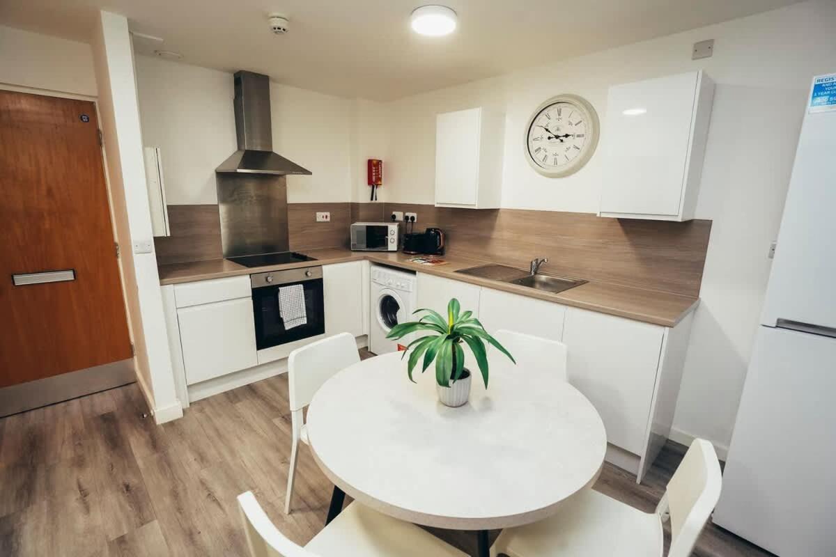 2Br City Centre Apt, Self Check In, Wifi, By Derbnb เชฟฟิลด์ ภายนอก รูปภาพ